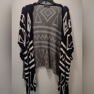 Black & White Geometric Open-Front Poncho Shrug